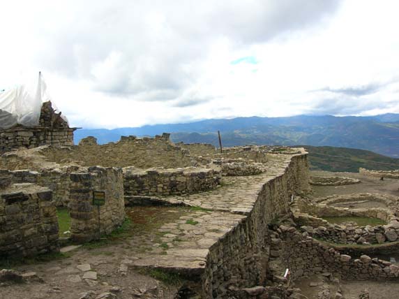 Kuelap ruins in Peru. Image via Wiki Commons.