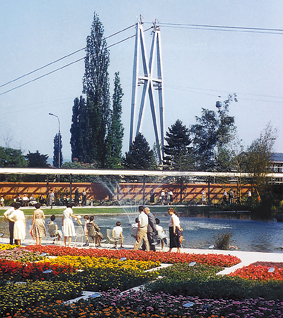 Another view of the two 55m tall towers. Image by Johannes Schweizer, Klaus und Walter Leder - Grün Stadt Zürich.